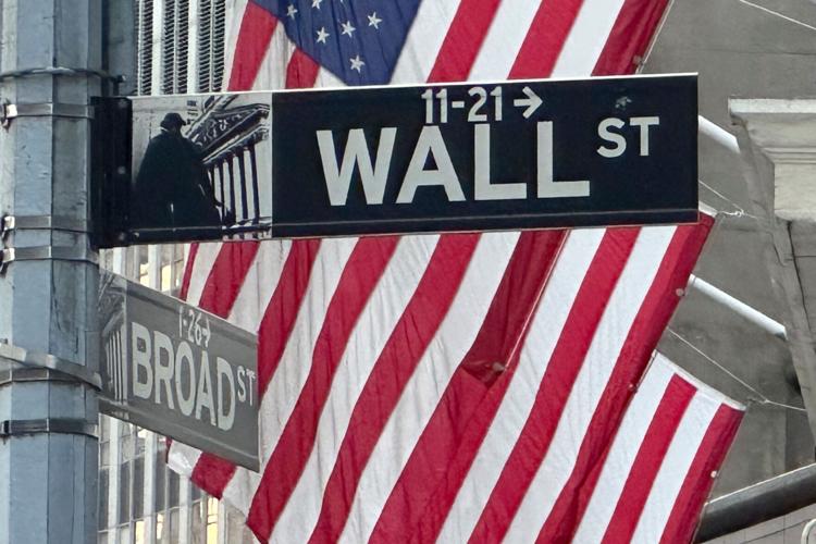 US stocks rise after companies deliver strong profits and oil prices ...