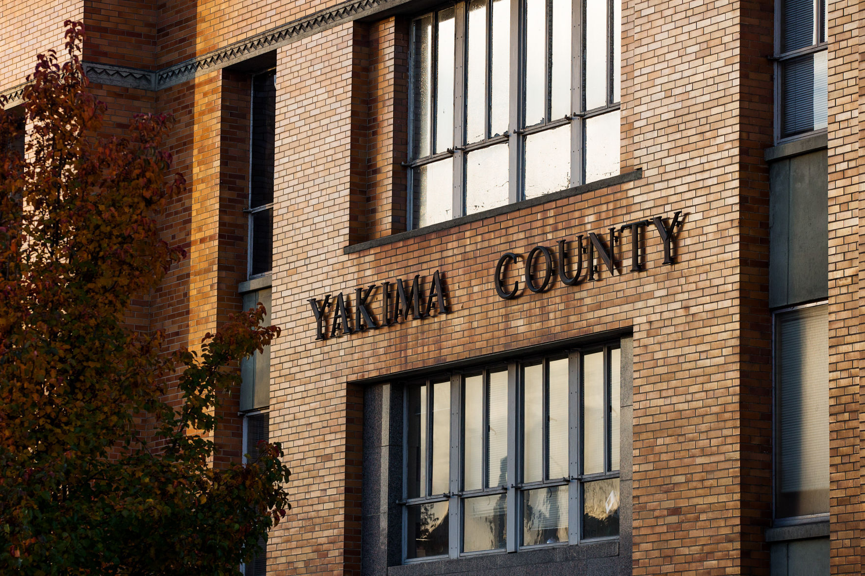 Yakima County Commissioners anslår 1,1 miljoner dollar skattemedel för mental hälsa till domstol och korrigeringar |  Lokala nyheter