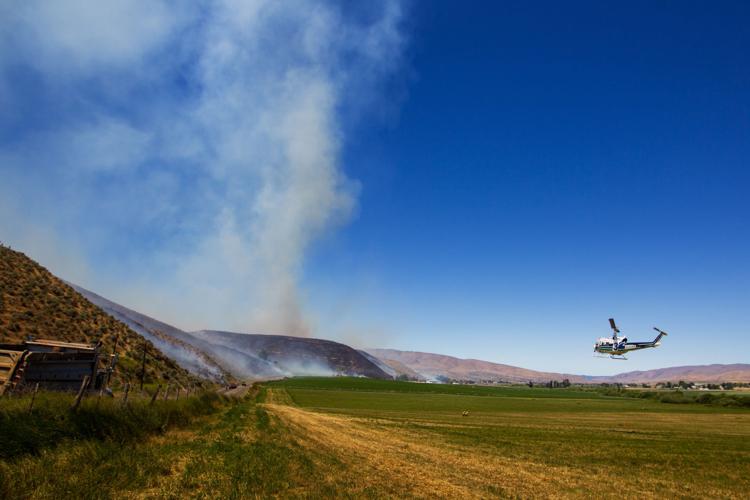 helicopter fire brush wildfire DNR selah wenas standing