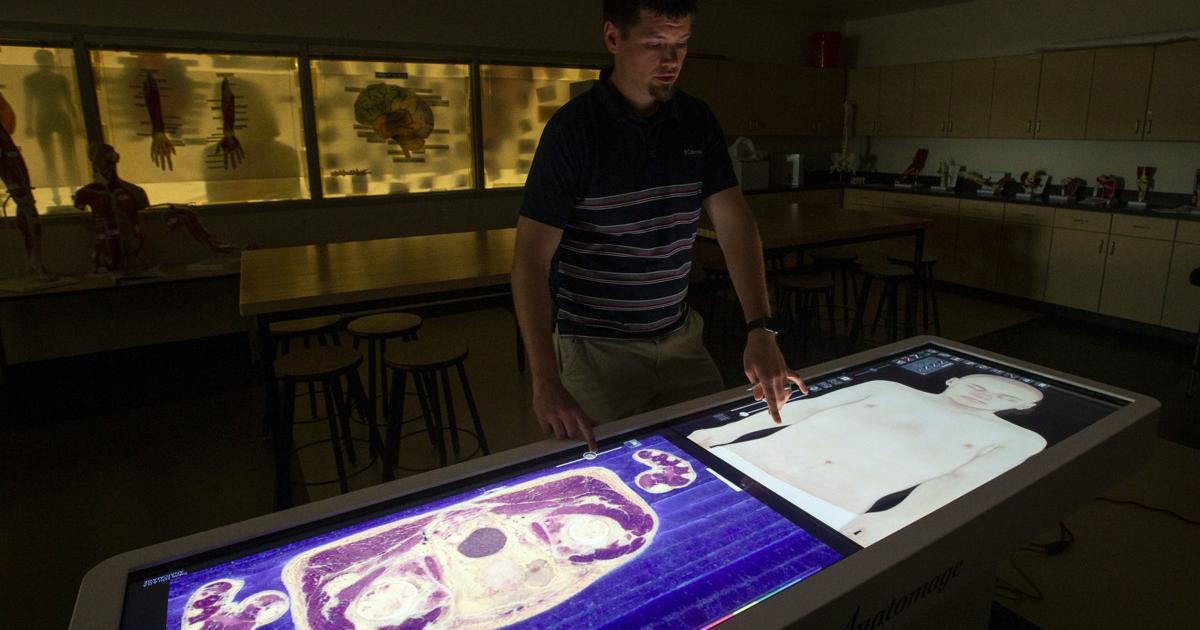 Computer Physical Dissection High-tech anatomy: YV-Tech brings digital dissection to students ...
