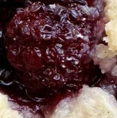 Рецепт: черничные пирожные с джемом и песочным тестом