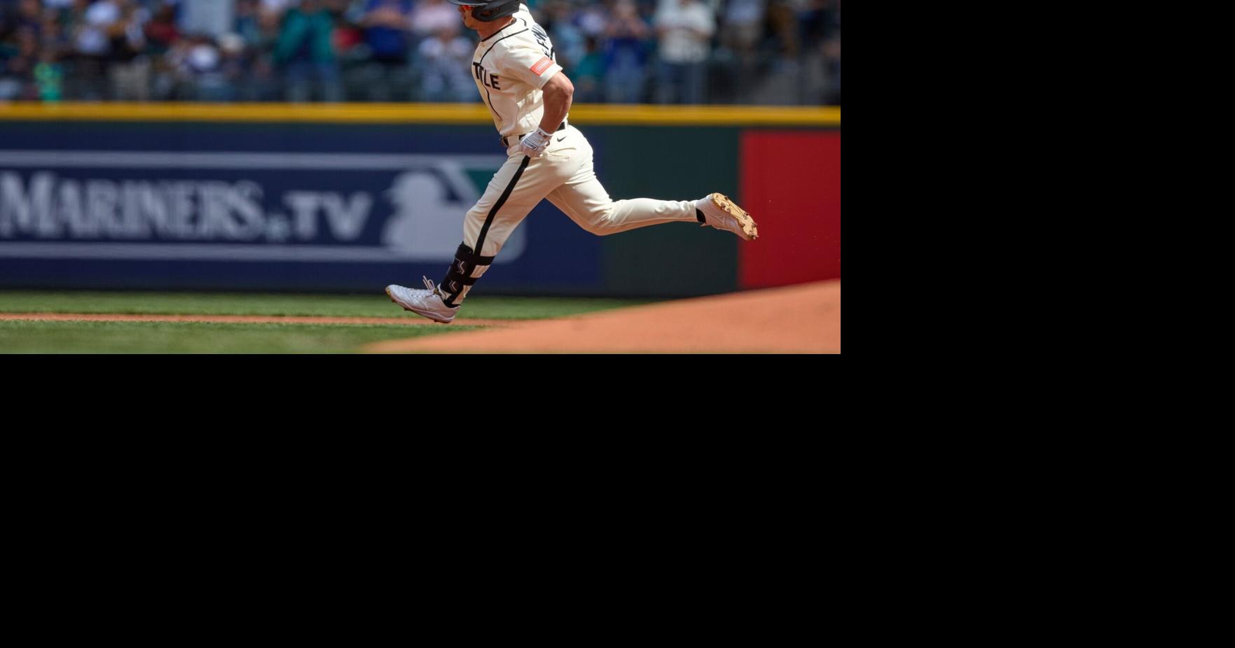 Rob Refsnyder busts out with first M’s home run | Mariners notebook