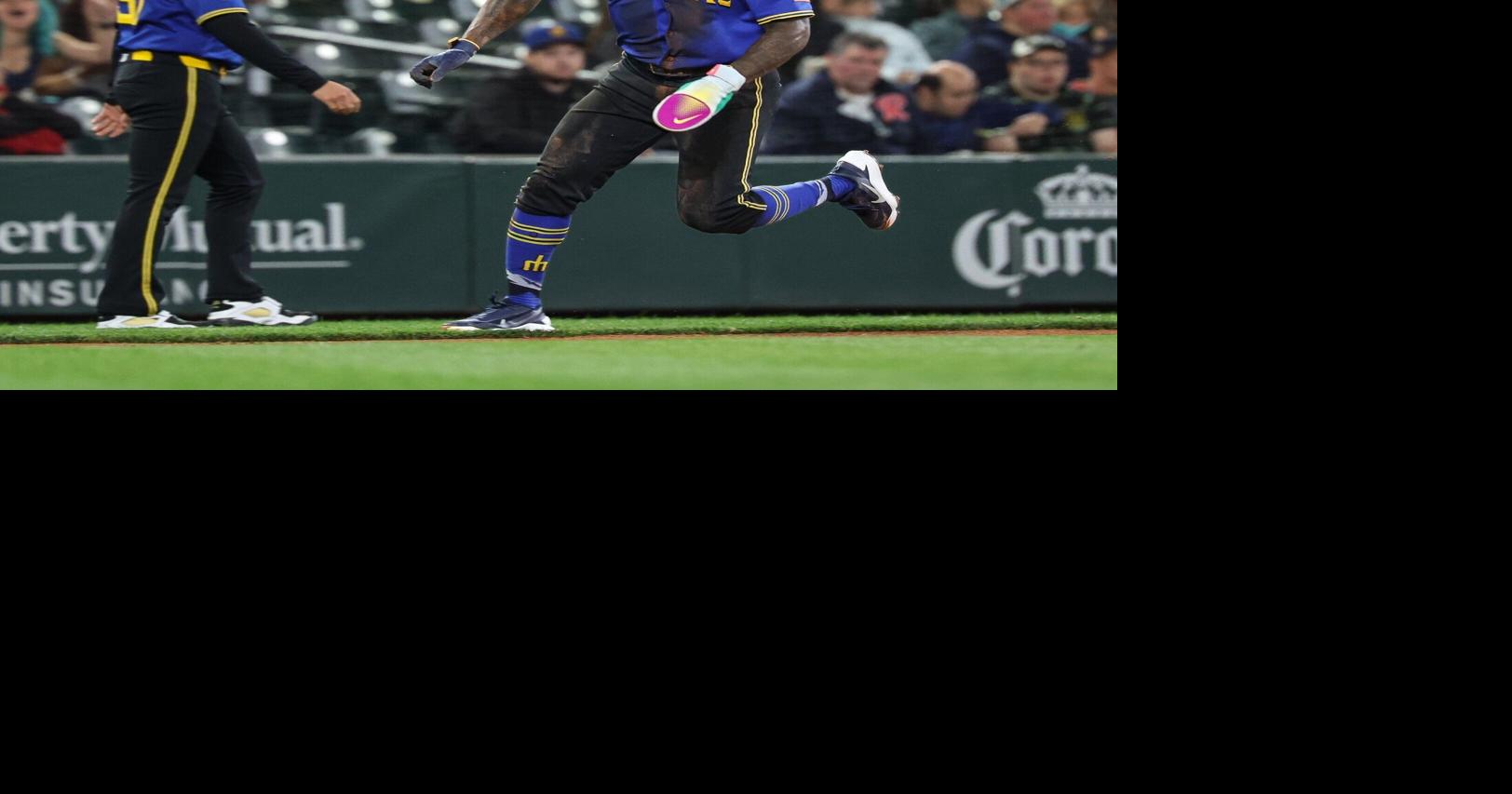 Photos: Seattle Mariners take on Athletics