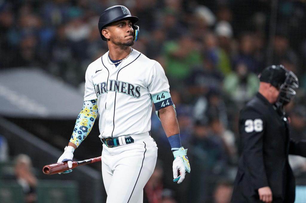 J.P. Crawford delivers again as Mariners beat Rangers, keep