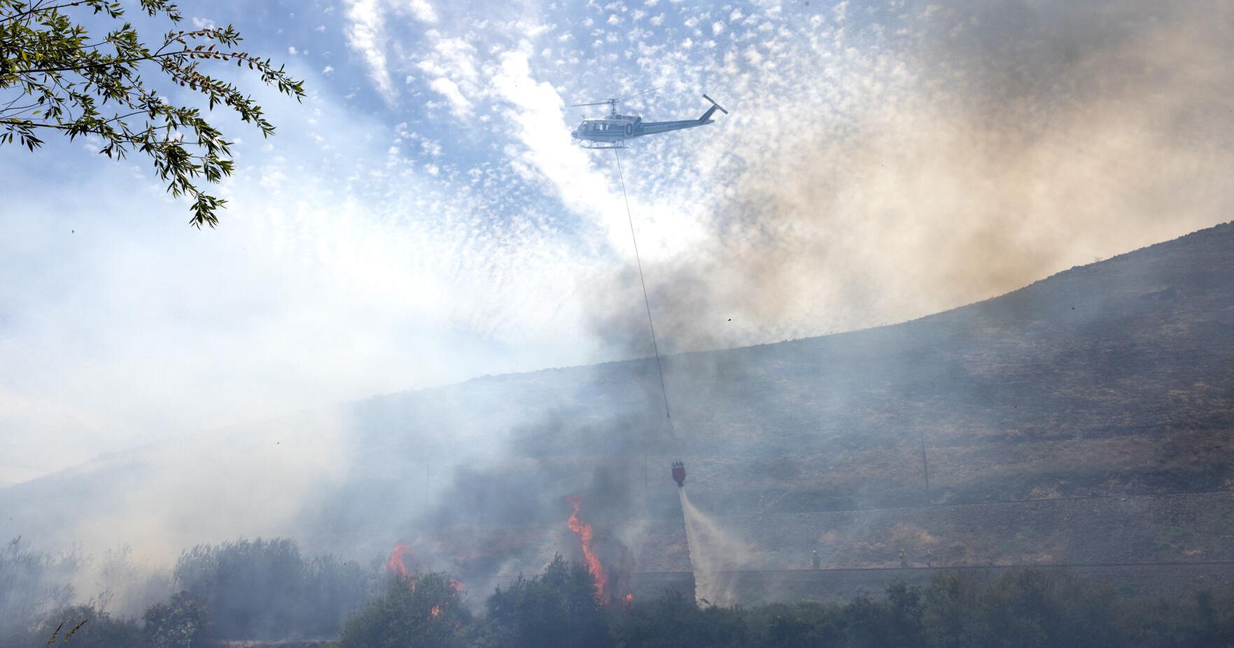 Firefighters respond to wildfire near Harlan Landing in Yakima - Vimarsana News