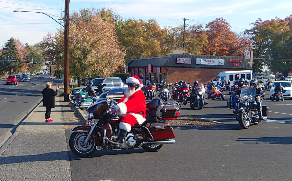 Bikers Make Run Through Yakima To Provide Christmas Toys For Needy Families Local Yakimaherald Com