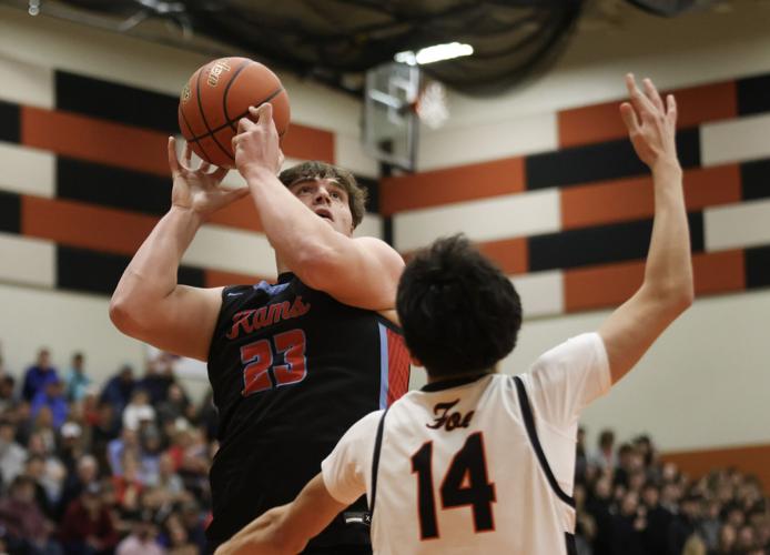 Cesar Hernandez provides late spark to lead Davis boys past West Valley ...