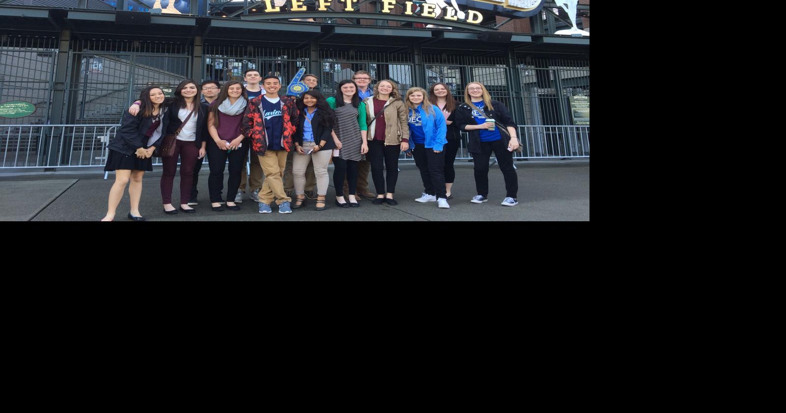 Mariners score a hit with DECA Career Day | News | yakimaherald.com