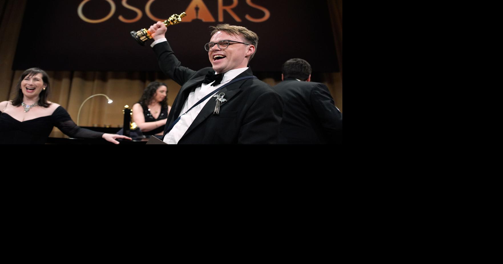 An Oscar is lost, then found, after director forced to check it on a flight out of JFK