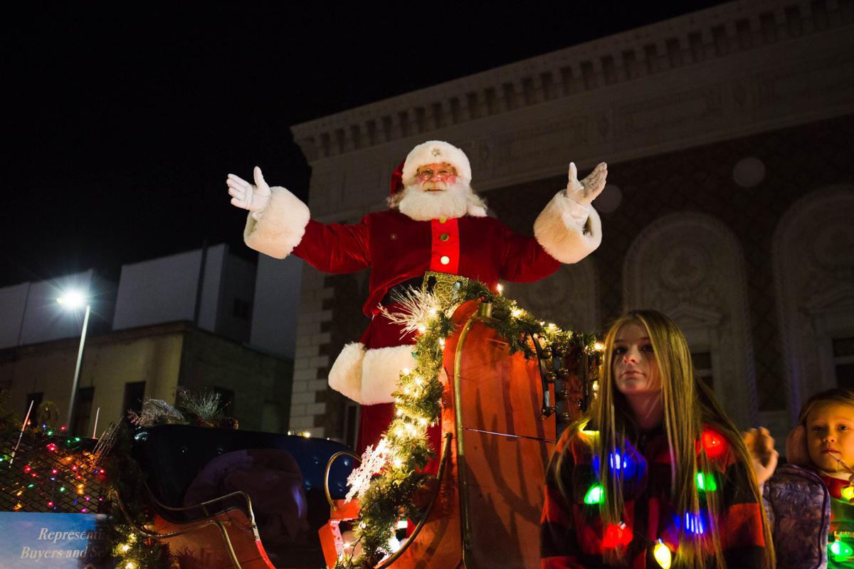 Yakima Christmas Parade 2022 Photos: Floats, Festivities At The Yakima Lighted Christmas Parade | News  Photos | Yakimaherald.com