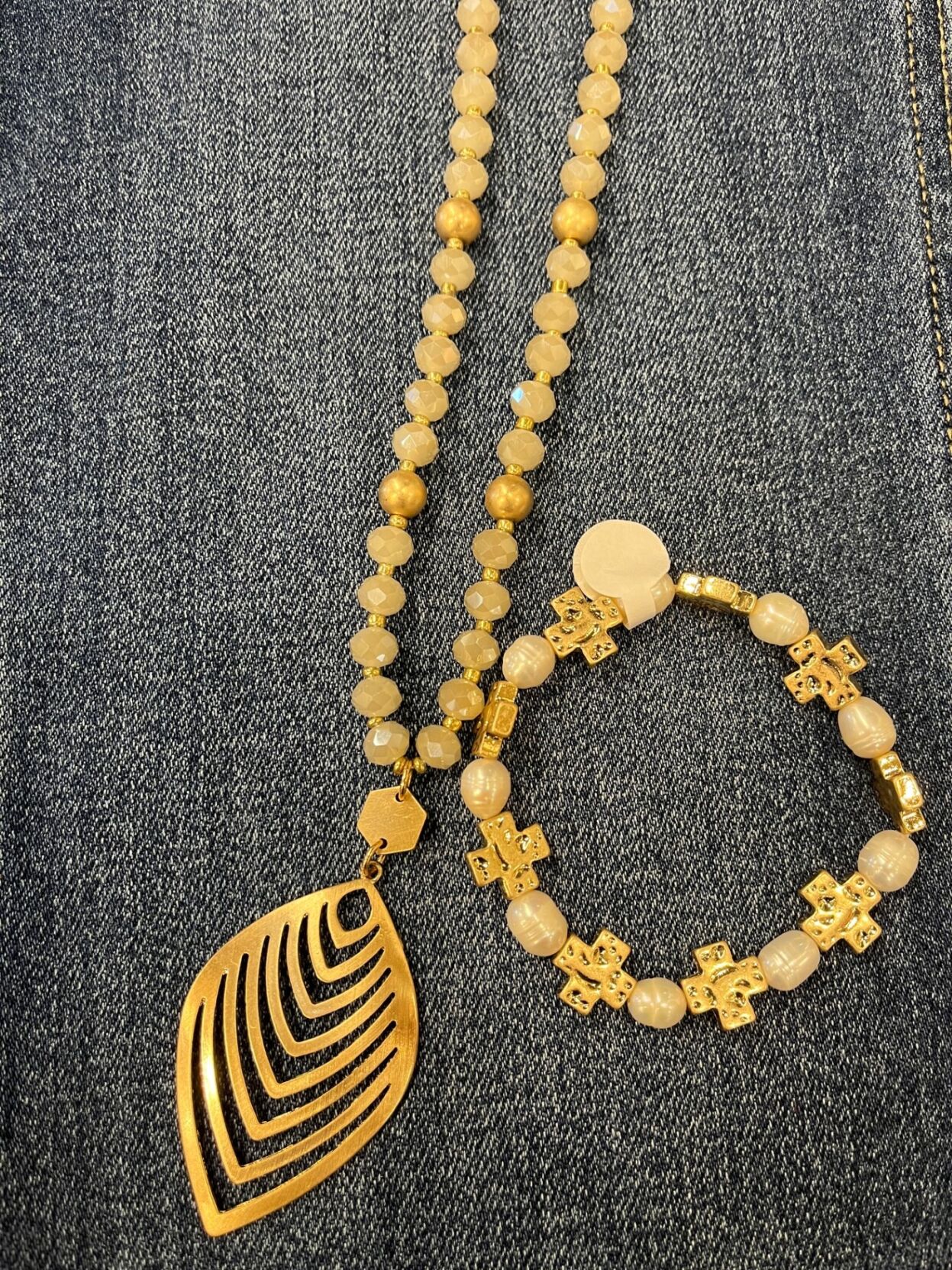 shoplocal-christine-17-110224.jpg