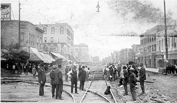 Free guided walking tours highlighting Yakima's downtown history begin ...