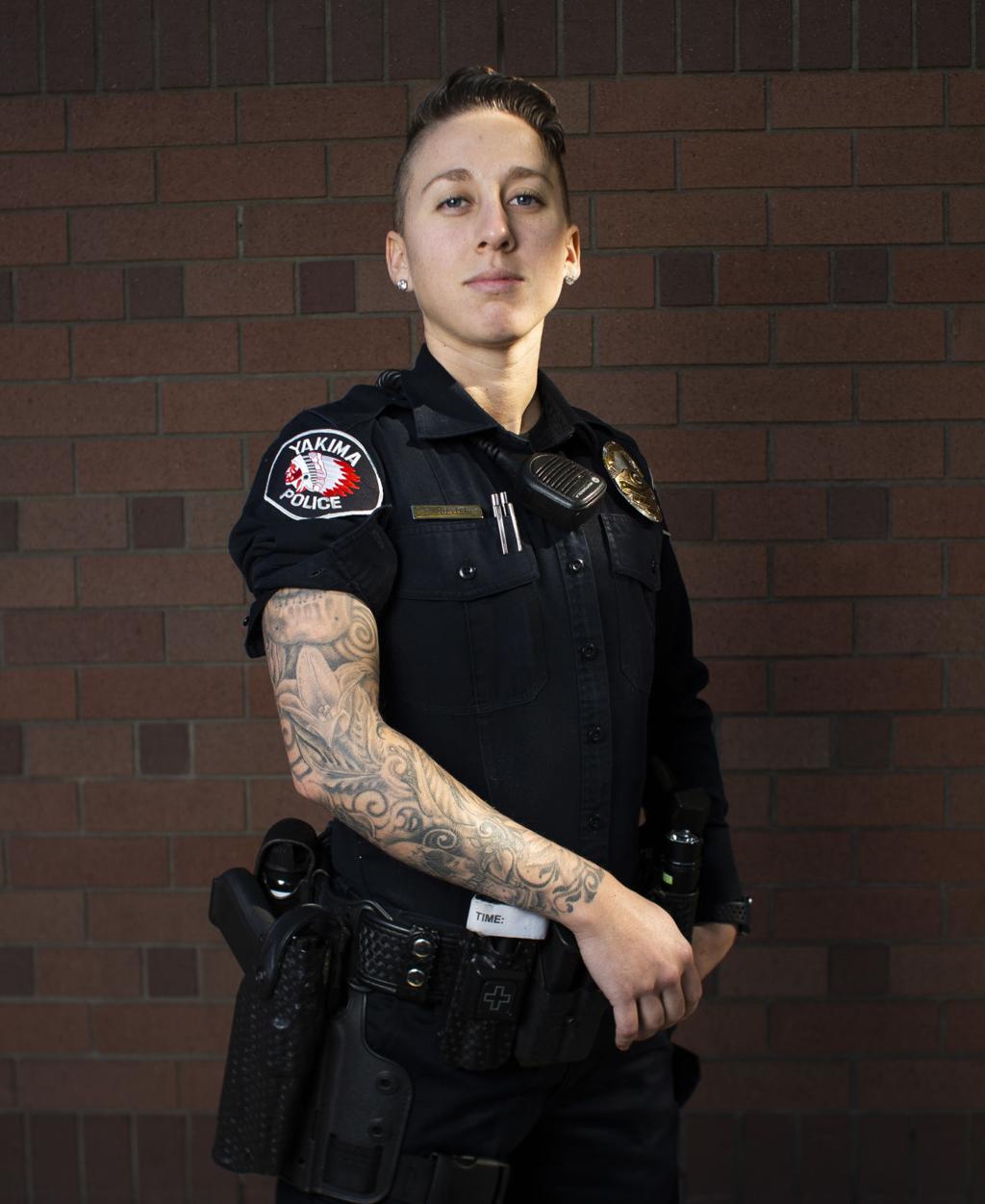 Yakima cops can let their ink show: Department changes tattoo policy |  Local 