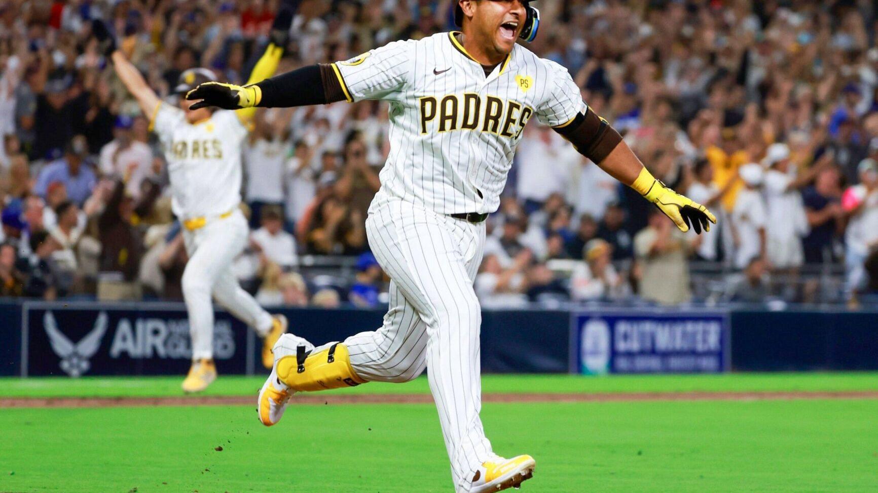 Mariners finally sign player, inking veteran infielder Donovan Solano |  Mariners | yakimaherald.com