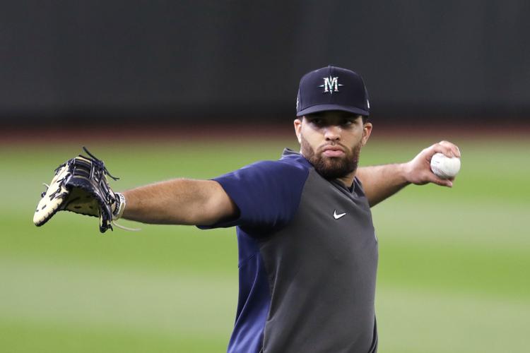 Photos from first day of Mariners summer camp Sports Photos