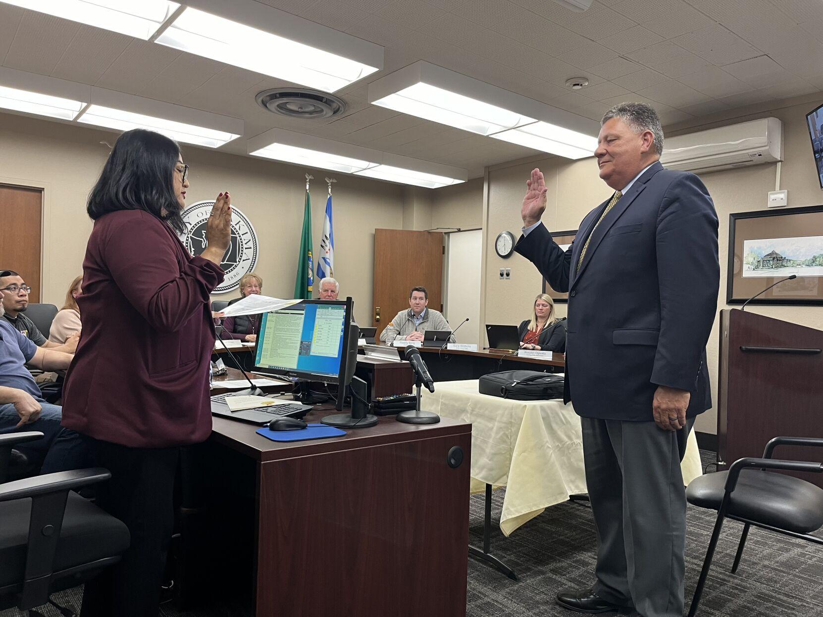 Yakima Council hires Dave Zabell as interim city manager Government