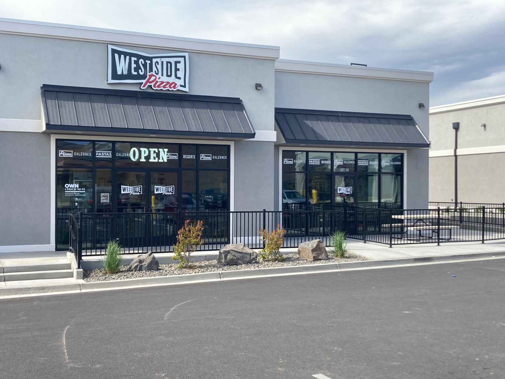 Business tidbits: 70sShoppe moves, Westside Pizza in Zilah