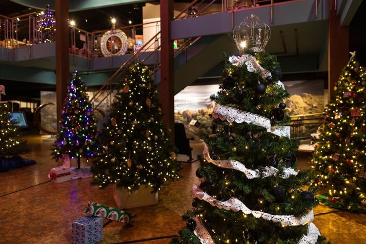 Light displays at Yakima Valley Museum a chance to help local