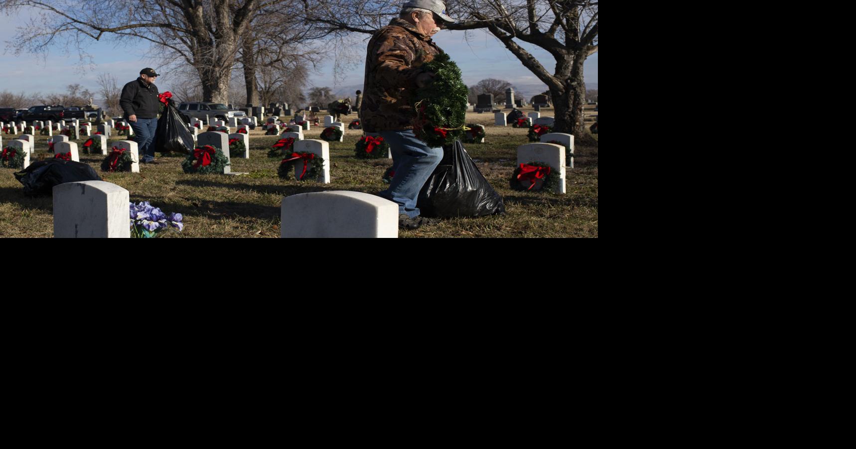 PHOTOS Christmas wreaths placed on veterans' graves at Tahoma Cemetery