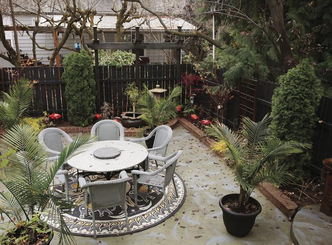 Yakima Abode Dutch Colonial Perfection Home And Garden