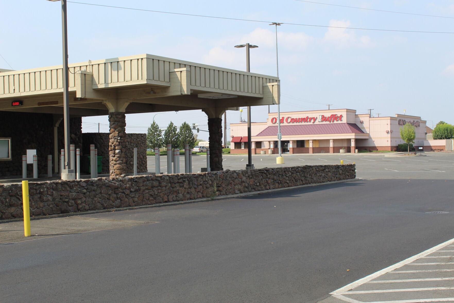 Chuck E Cheese Asian fusion restaurant planned near Valley Mall