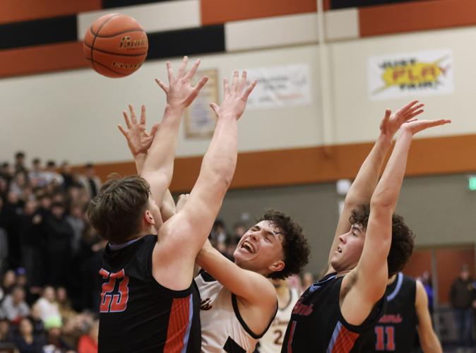 Cesar Hernandez provides late spark to lead Davis boys past West Valley ...