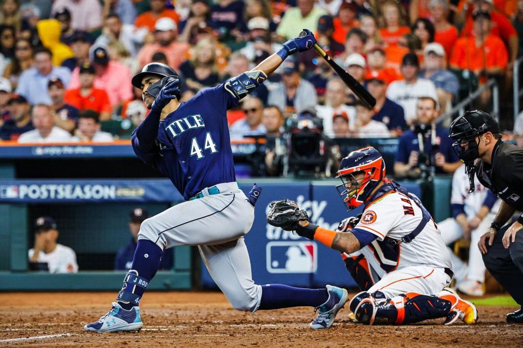 Mariners outfielder Julio Rodriguez wins AL Jackie Robinson Rookie of the  Year – BBWAA