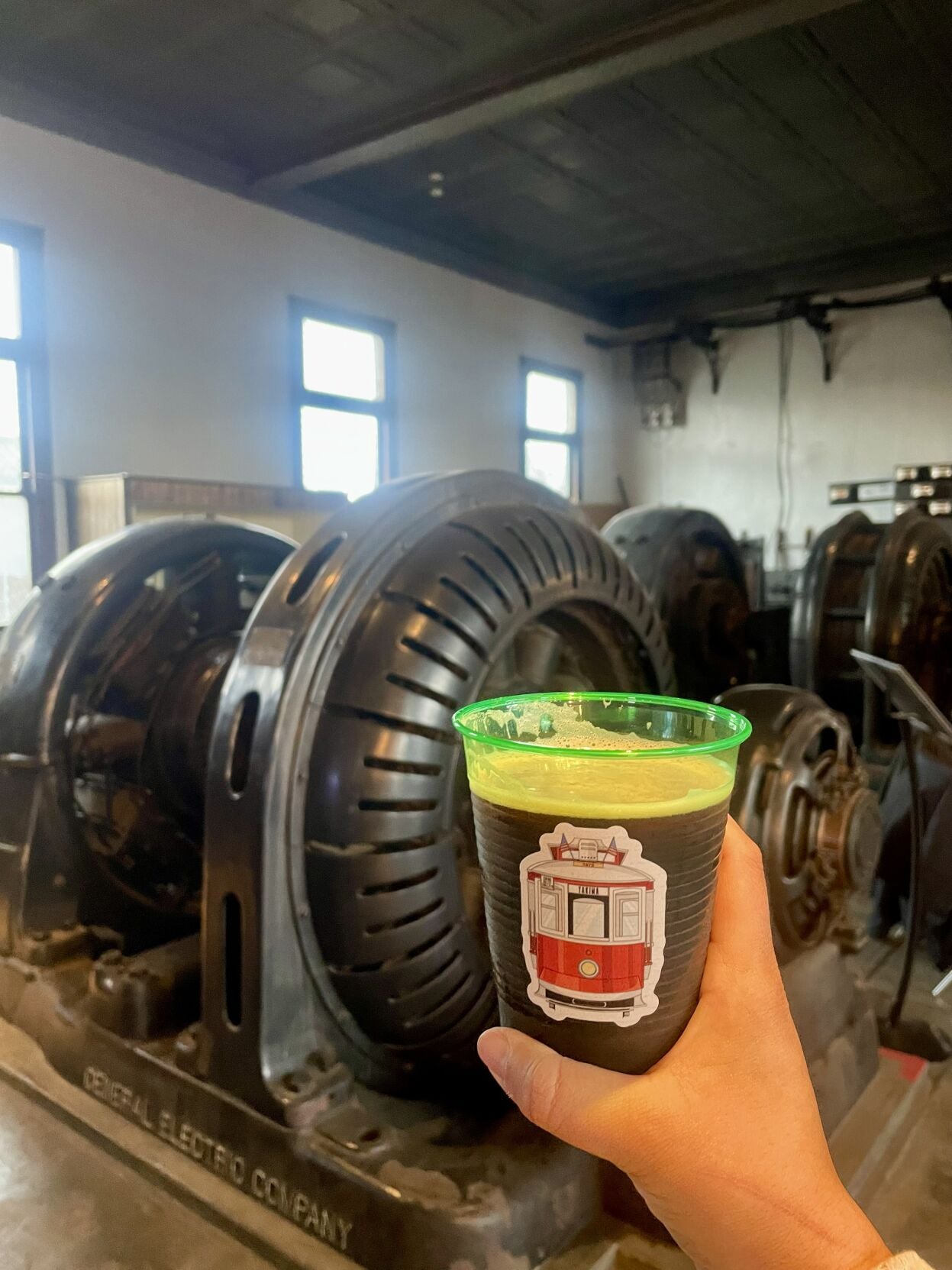 ���ϸ����� Trolleys Irish stout