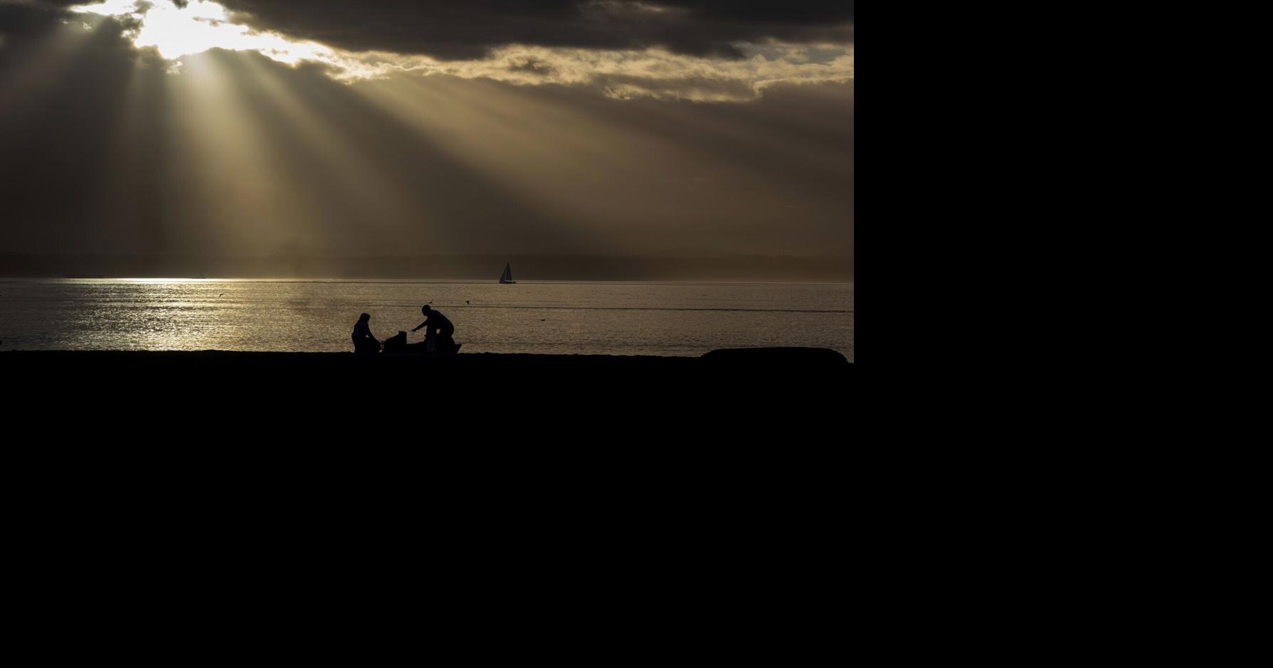 Seattle weather mirrors Mariners: Sunbreaks, gloom and hope