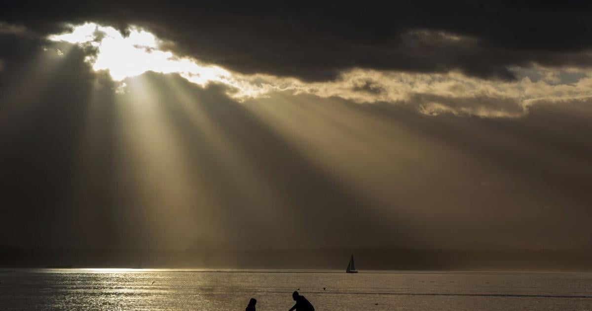 Seattle weather mirrors Mariners: Sunbreaks, gloom and hope