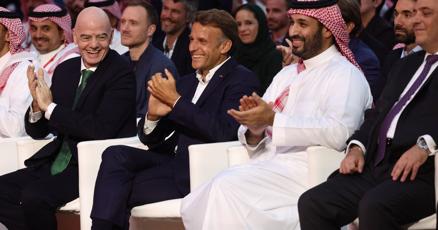 Federación saudí de fútbol apoya a Infantino "por ahora"