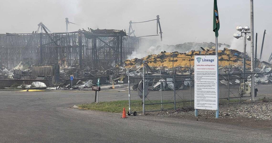 Huge cold storage warehouse fire still burning in Finley - Vimarsana News