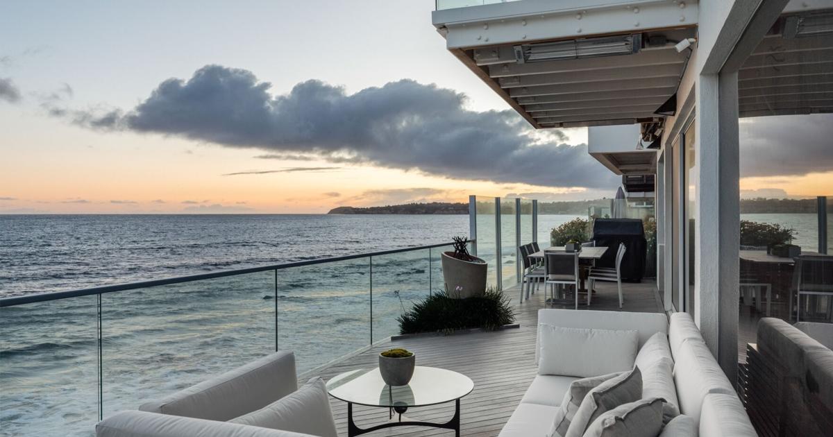 Malibu Oceanfront Home As Seen In 'Heat'- spectacular home of Robert De Niro  character | Film | yesweekly.com