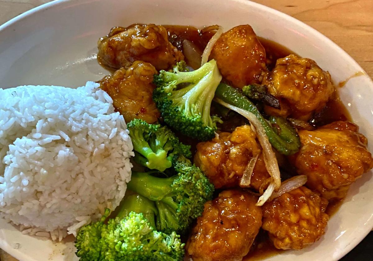 Hakka Chow Asian Eats The Restaurant Review That Almost Wasn T News Yesweekly Com