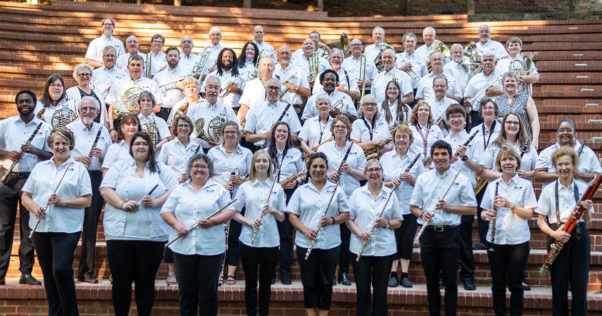 Salem Band closes out season in ‘super' fashion