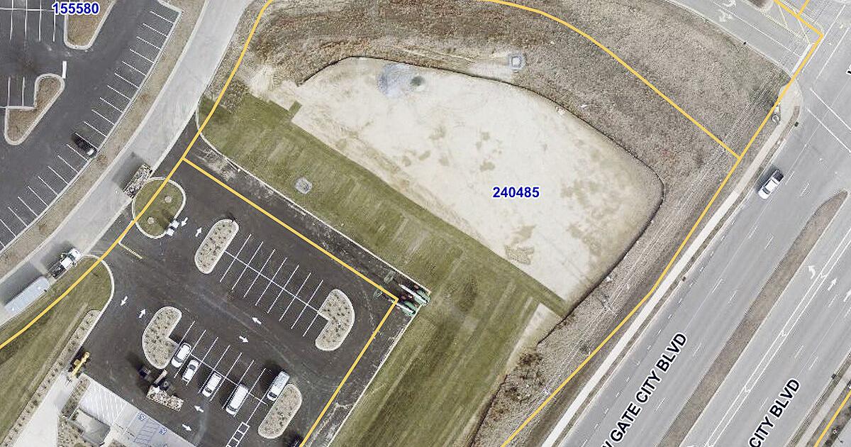 Board approves parking variance