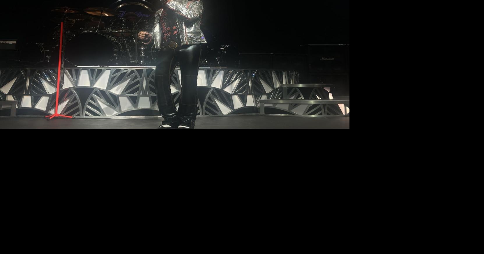 David Lee Roth: Small Crowd, Big Hits and Big Energy