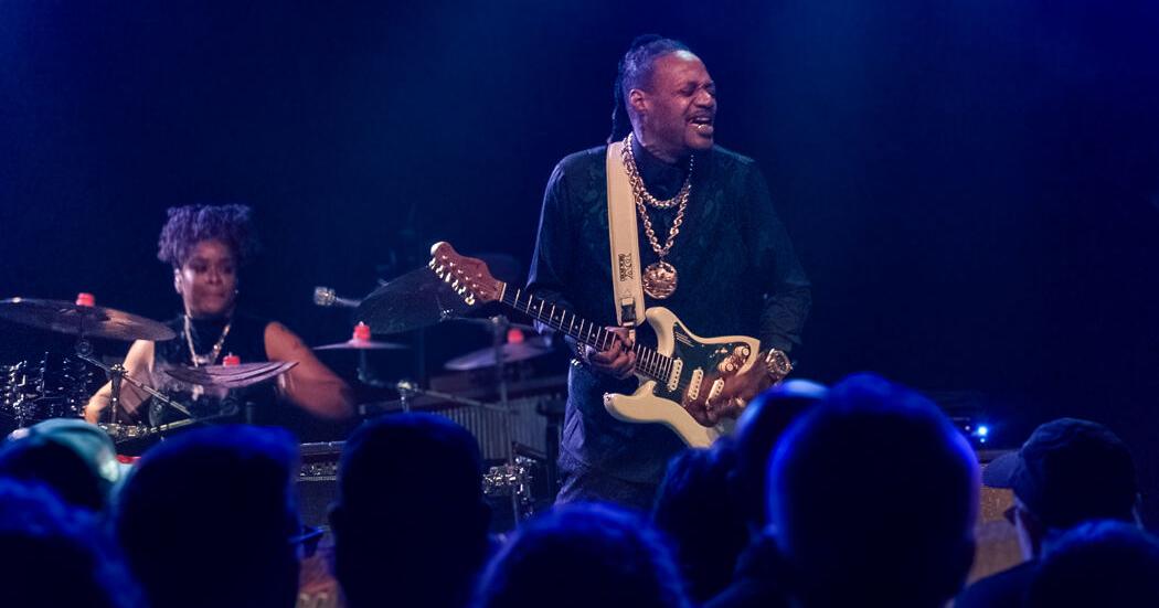 Gales strikes his own chord