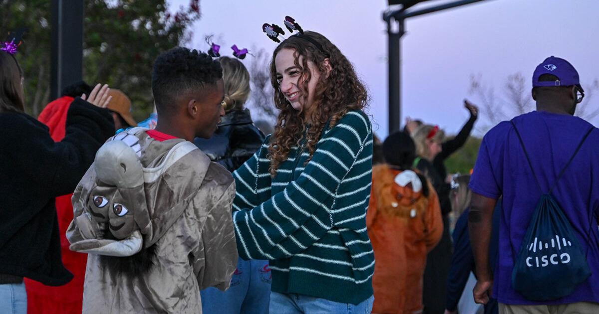 HPU Students Co-Host Special Populations Halloween Trunk or Treat Event