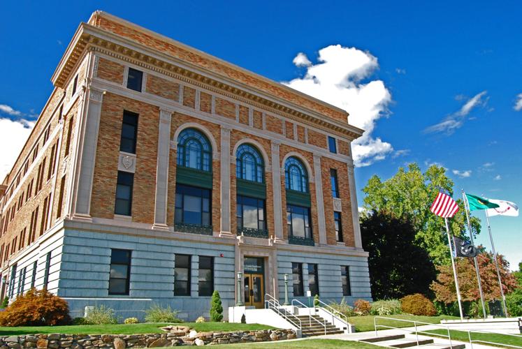 Special prosecutor bulks up charges against Wenatchee attorney in hit