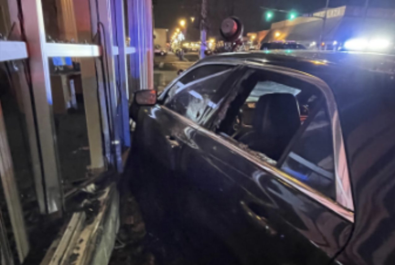 Vehicle Crashes Into Bank in Moses Lake | Columbia Basin ...