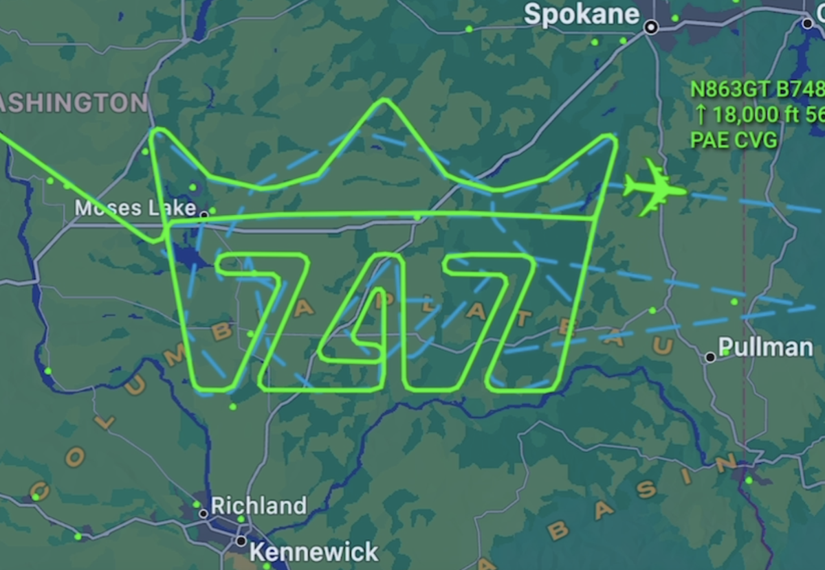 Last Boeing 747 leaves message in skies above Moses Lake, Ephrata