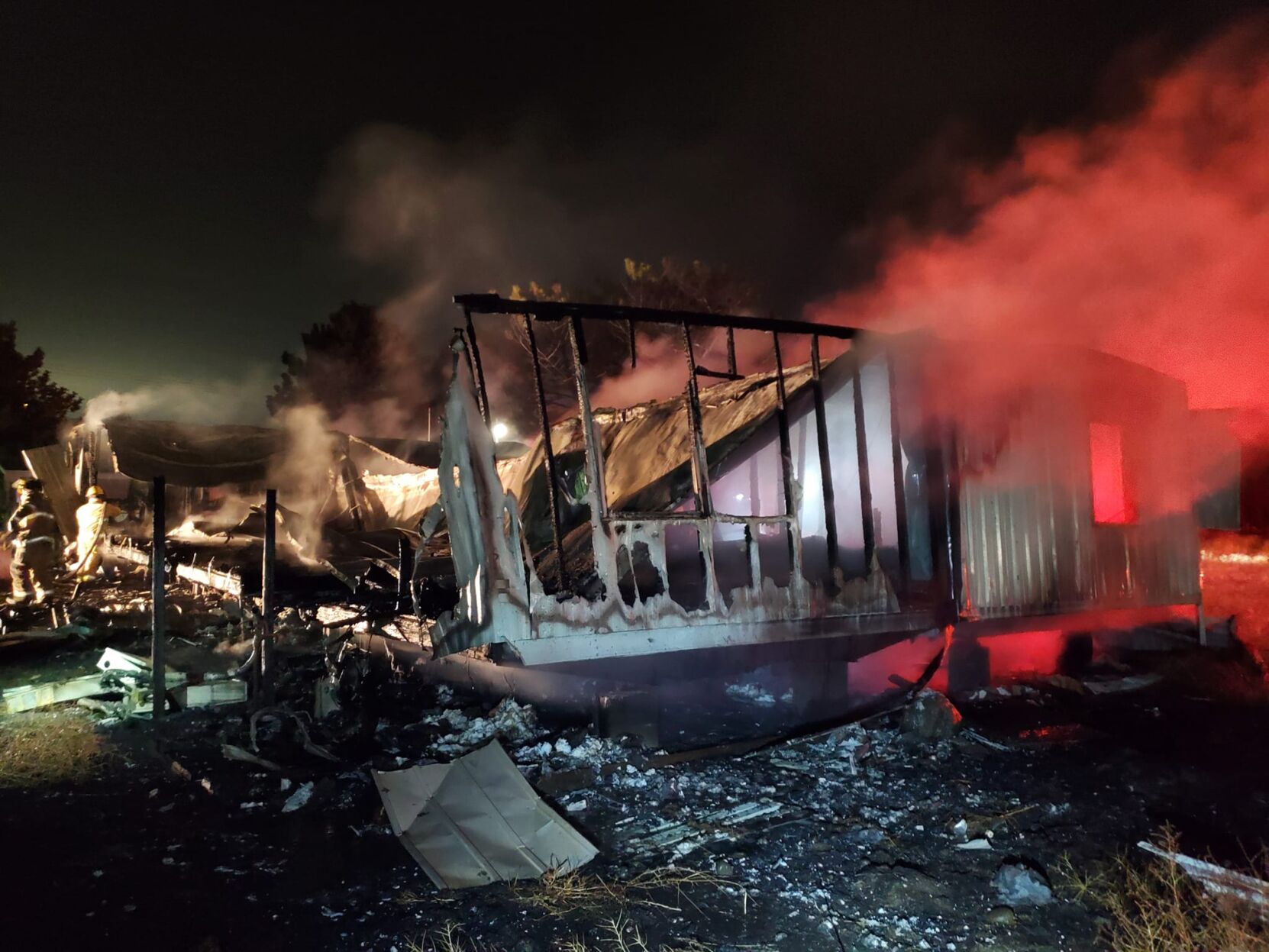 Overnight fire destroys mobile home near Moses Lake | Columbia Basin ...