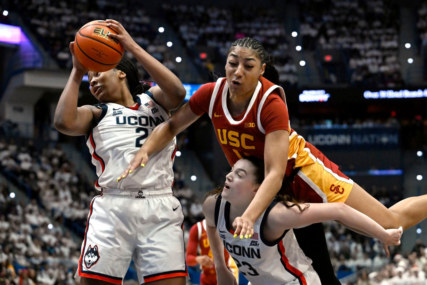 JuJu Watkins And No. 7 USC Hold Off Paige Bueckers And Fourth-ranked ...