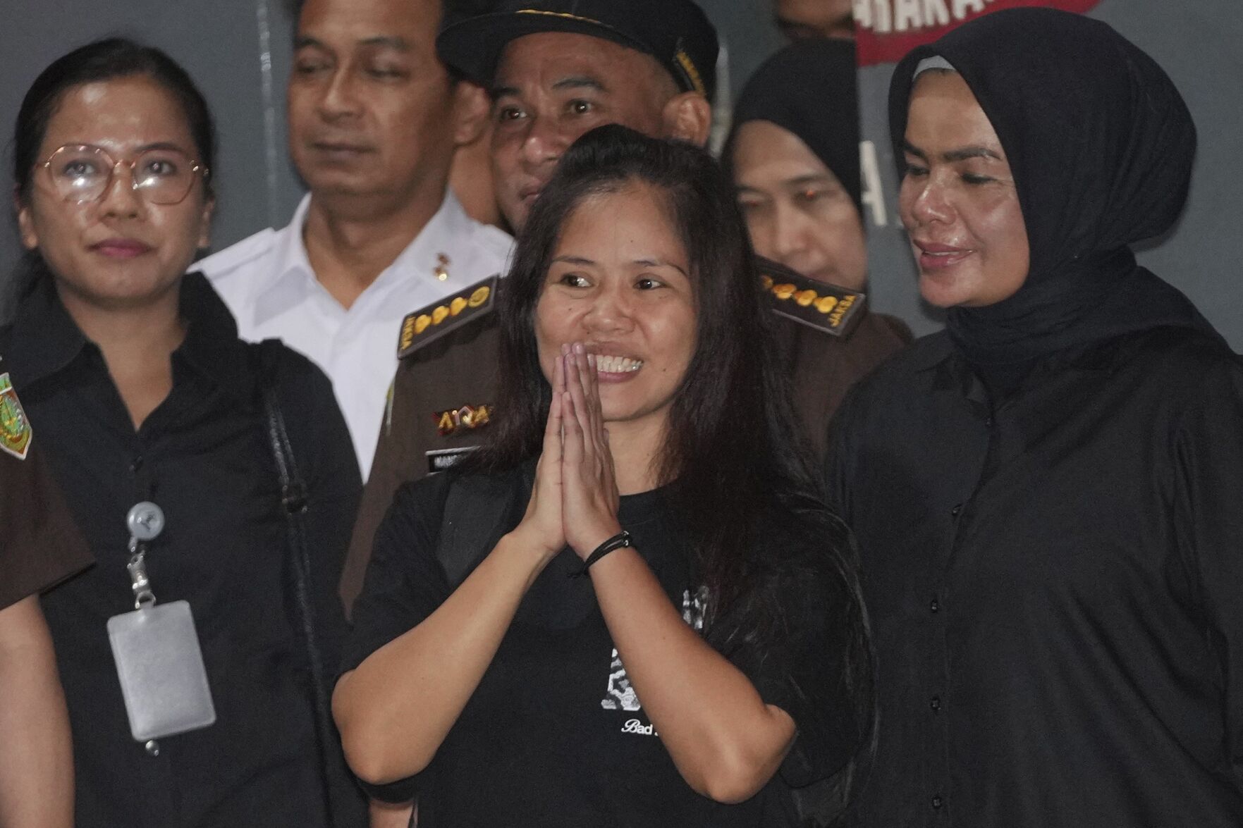 Filipina Who Won A Last-minute Reprieve From The Indonesian Firing ...