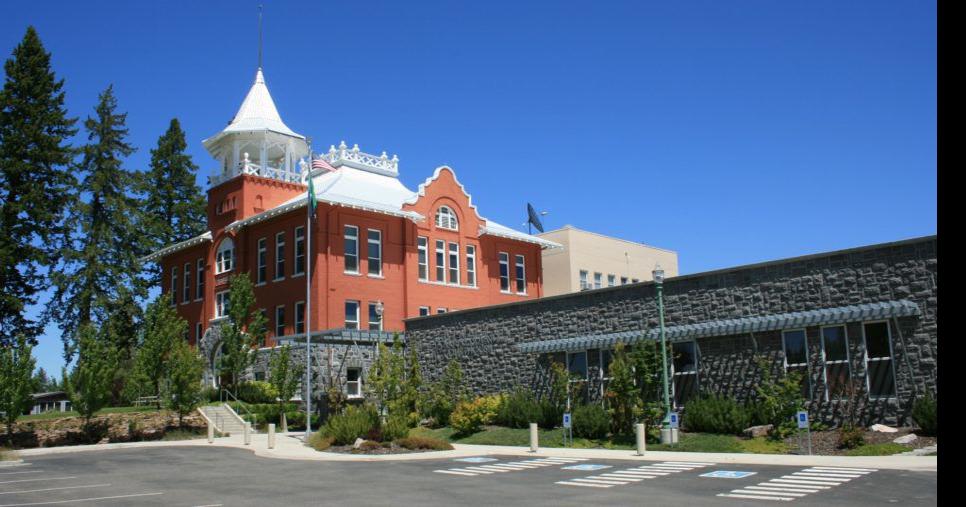 East Wenatchee financial advisor gets 8 years in prison for stealing