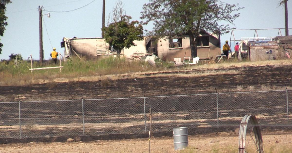 Moses Lake family's home destroyed in SR 17 fire, wildfire under