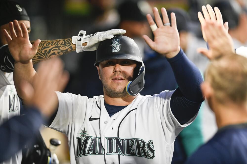 Julio Rodriguez shows he's adjusting to life in majors with first four-hit  day for Mariners