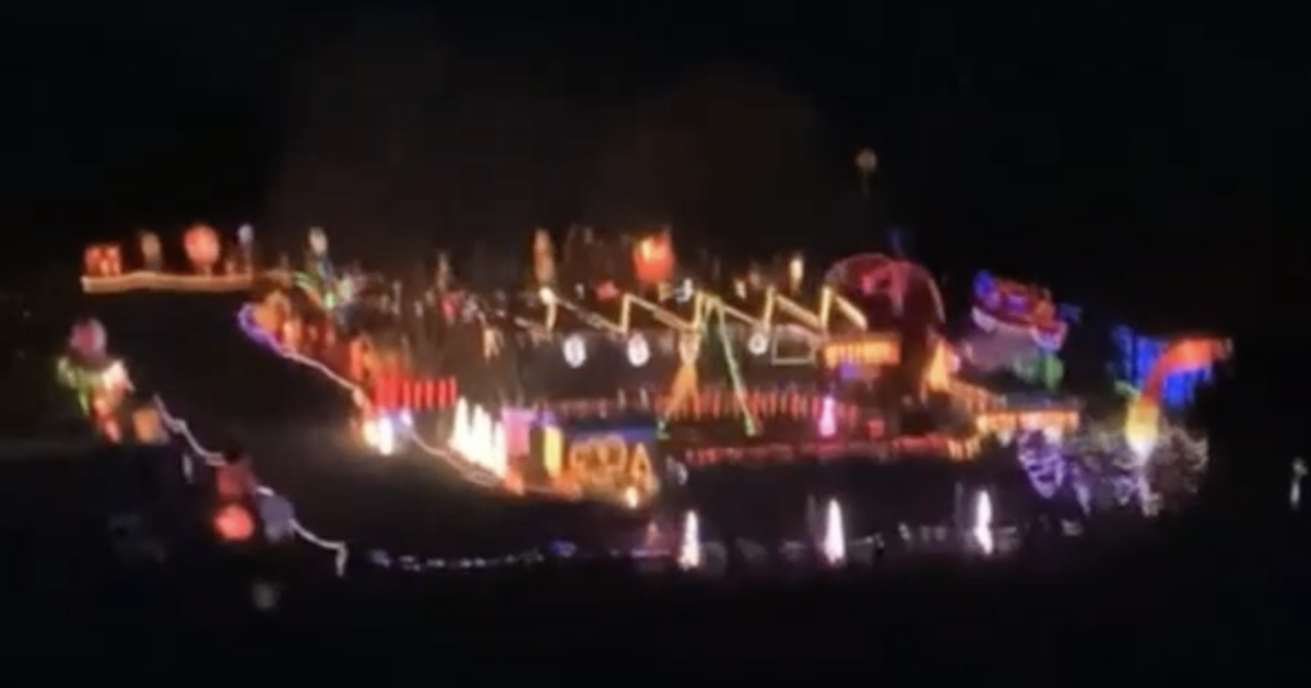 Quincy family's famed Christmas display is back | Columbia Basin ...