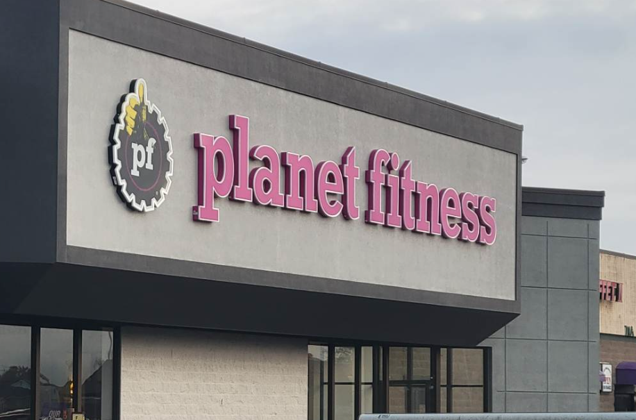 Status Update: Planet Fitness grand opening in Lake Forest comes